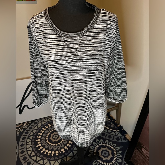 H&M Black and White Sweater - Picture 1 of 4